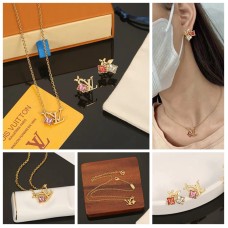 LOUIS VUITTON  Necklace